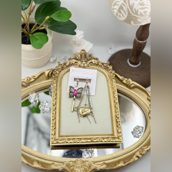 Boho Butterfly Lock & Key Crystal Mismatched Drop Earrings - Picture 3 of 6